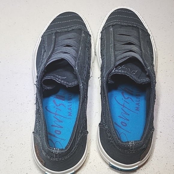 Blowfish Malibu Women' Sneakers. Size 9 Slip-on - Picture 4 of 11